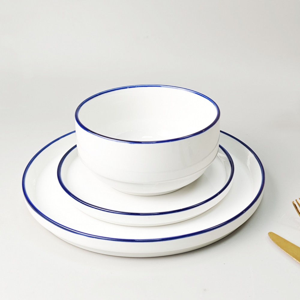 Stoneware dinnerware set