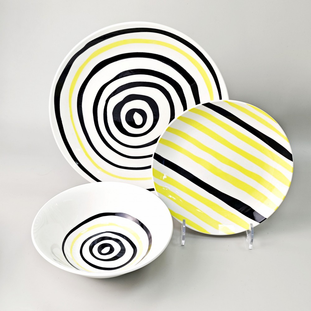 Hand-painted dinnerware set